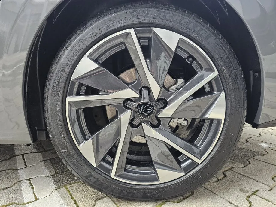 Peugeot 308 2024: fotografija 18