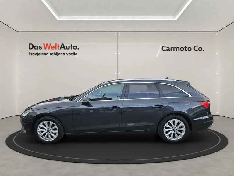 Audi A4 Avant 2021: fotografija 2