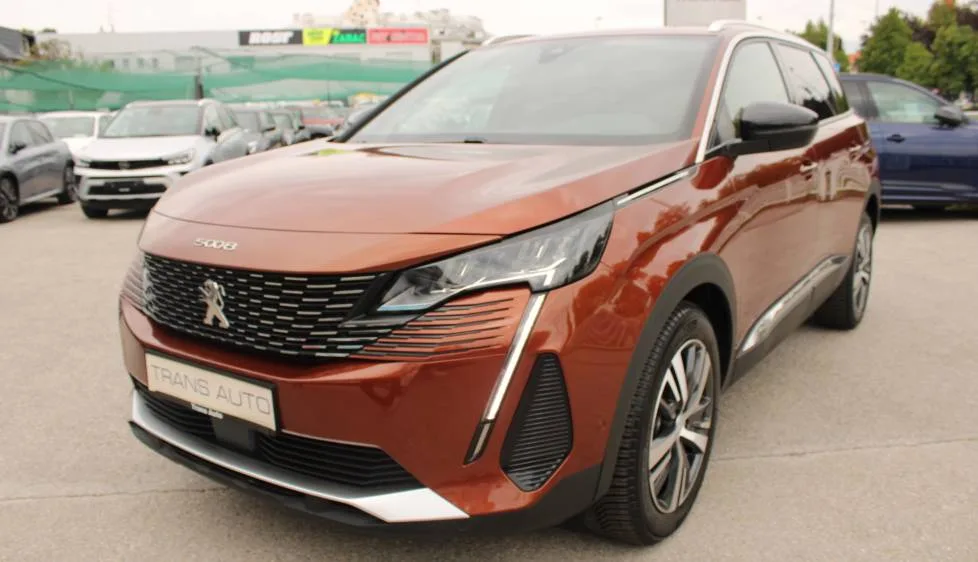 Peugeot 5008 2023: fotografija 1