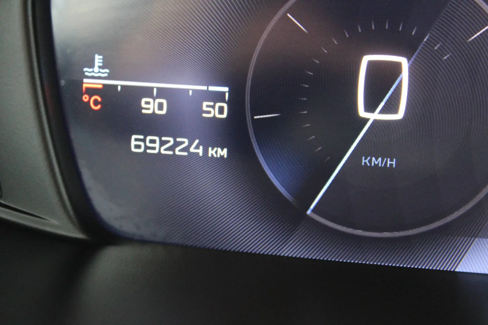 Peugeot 308 2022: fotografija 23
