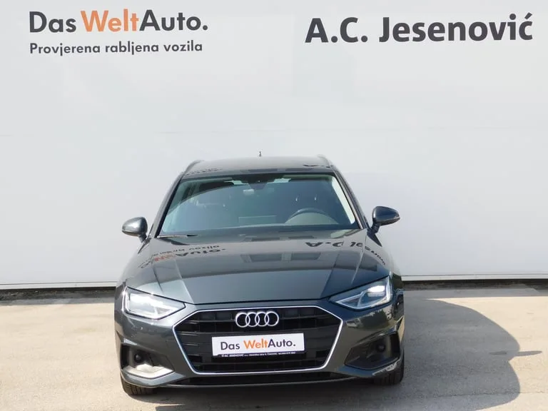 Audi A4 Avant 2021: fotografija 2