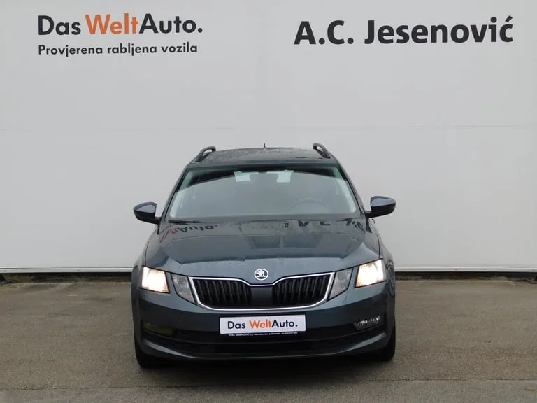Škoda Octavia Combi 2019: fotografija 2