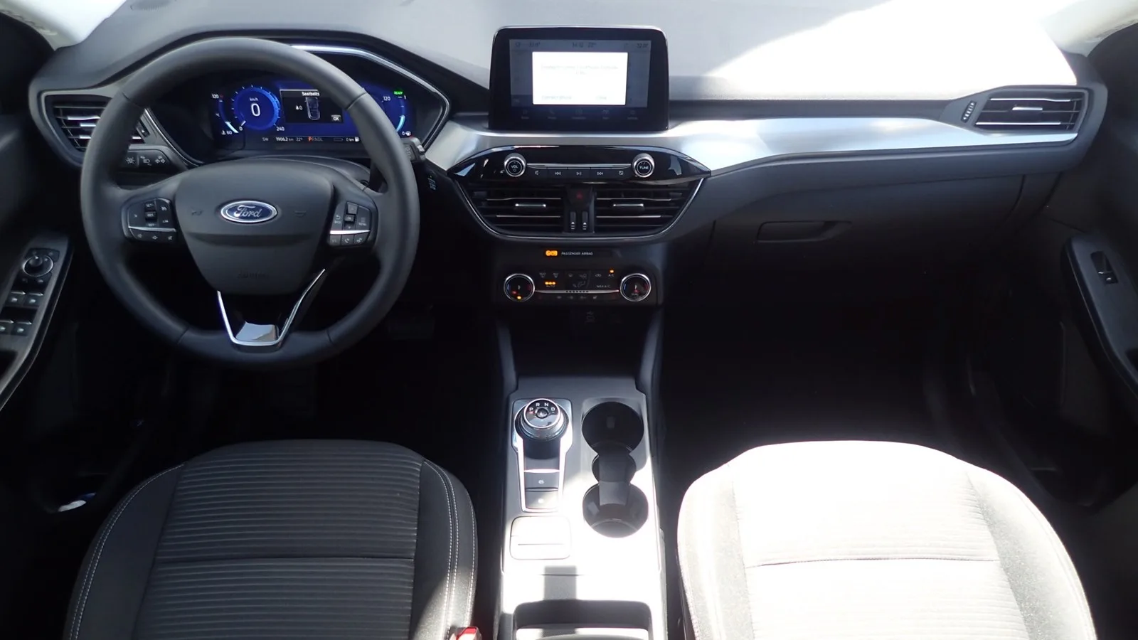 Ford Kuga 2023: fotografija 2