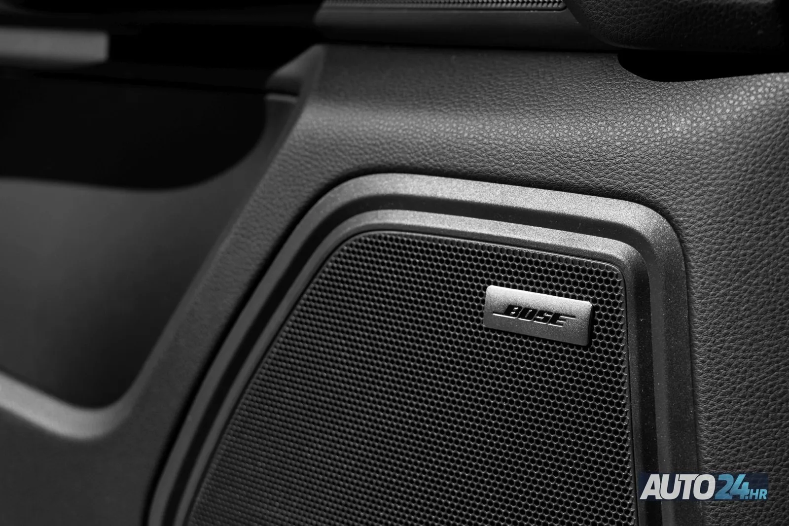 Porsche Macan 2017: fotografija 27