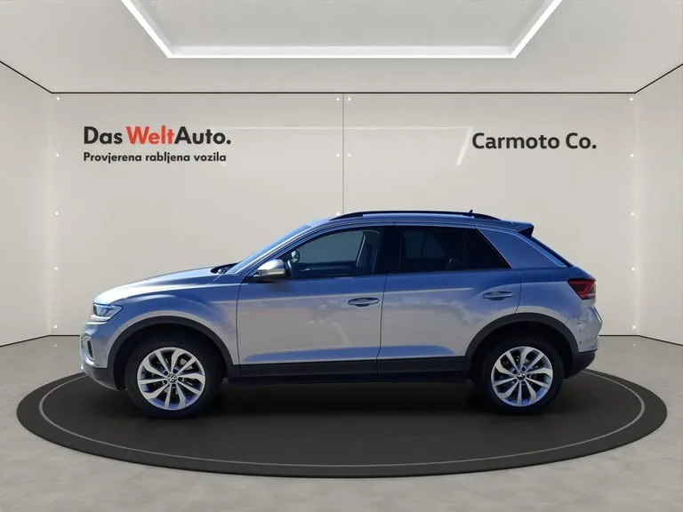 Volkswagen T-Roc 2024: fotografija 2