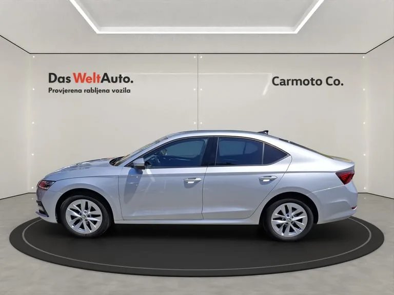 Škoda Octavia 2022: fotografija 2