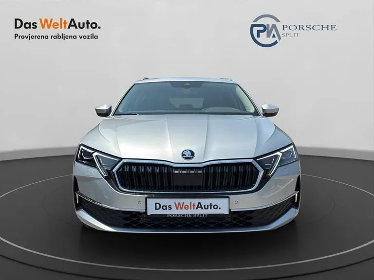 Škoda Octavia Combi 2025: fotografija 2