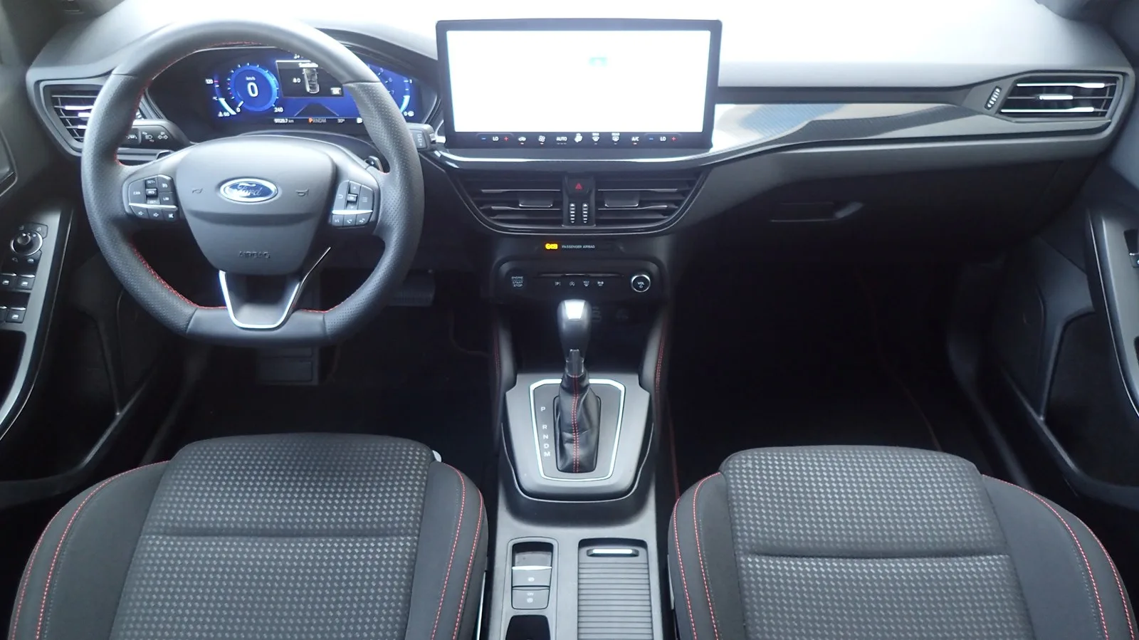 Ford Focus 2022: fotografija 2