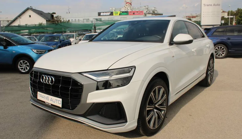 Audi Q8 2022 – fotografija 1