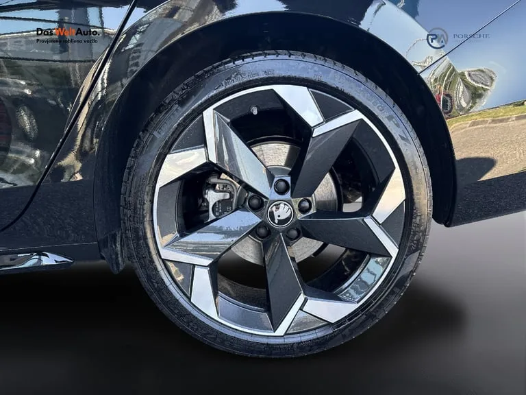 Škoda Superb Combi 2026: fotografija 30