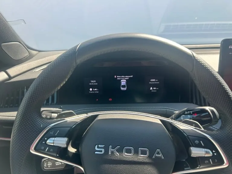 Škoda Superb 2026: fotografija 10