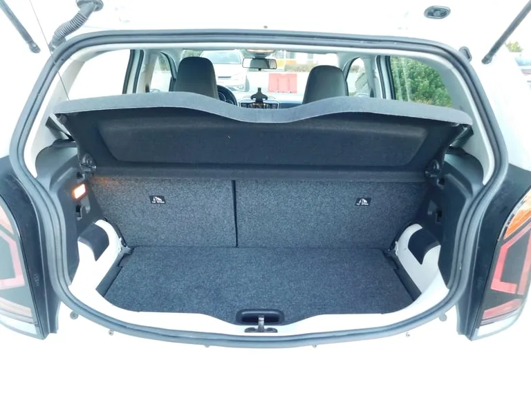 Volkswagen Up! 2021: fotografija 13