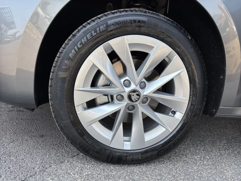 Škoda Octavia Combi 2025: fotografija 27