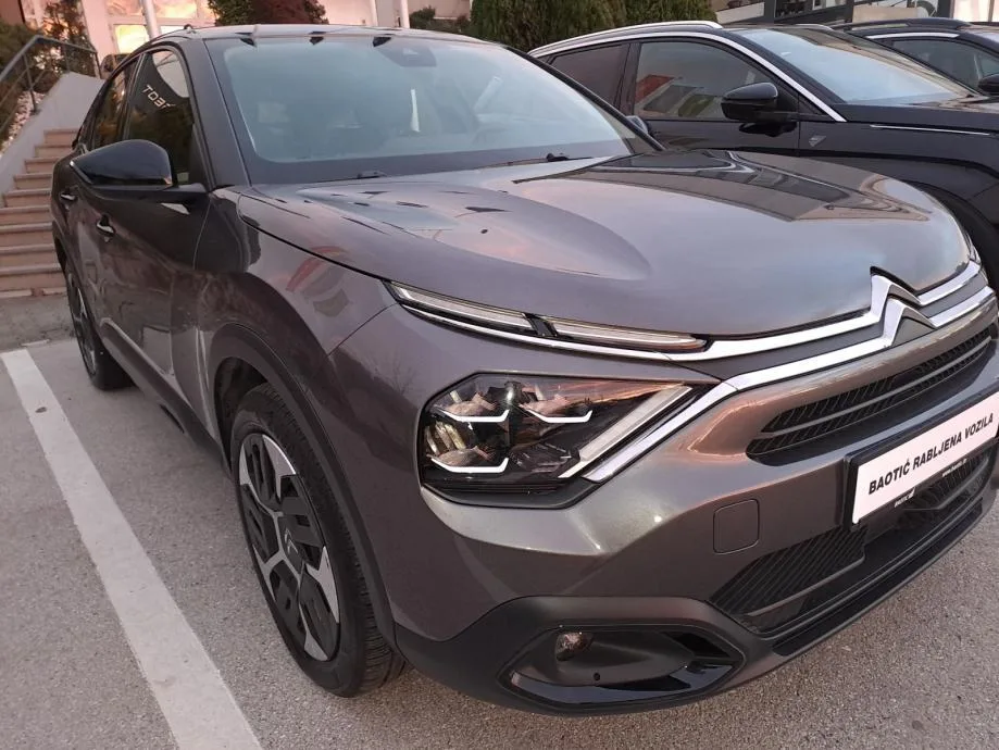 Citroen C4 2022: fotografija 2