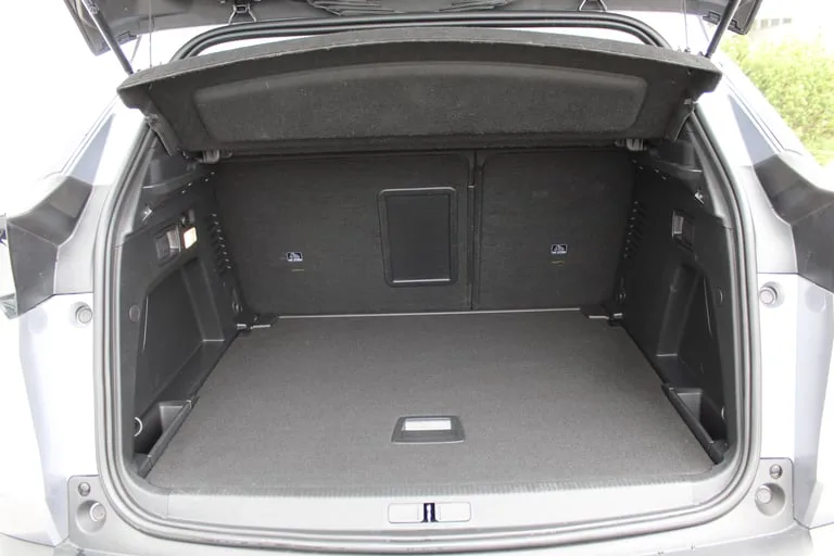 Peugeot 3008 2022: fotografija 15