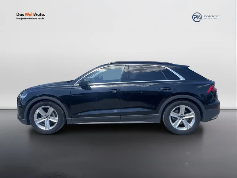 Audi Q8 2022: fotografija 2