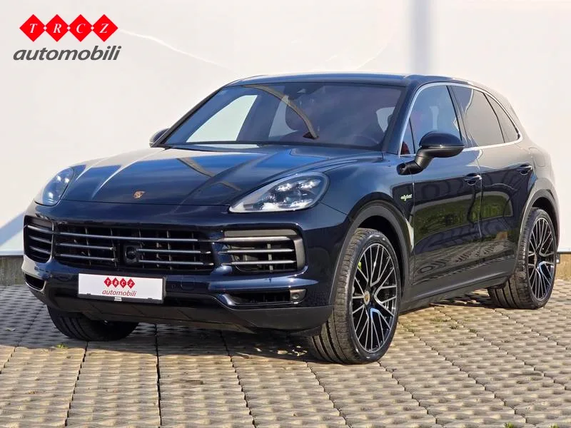 Porsche Cayenne 2022: fotografija 1