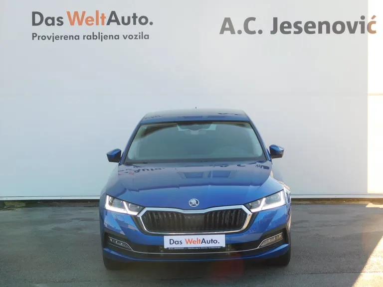 Škoda Octavia 2023: fotografija 2