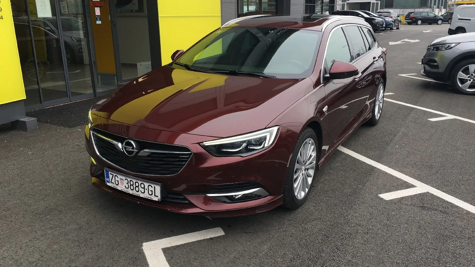 Opel Insignia Sports Tourer 2017 – fotografija 2