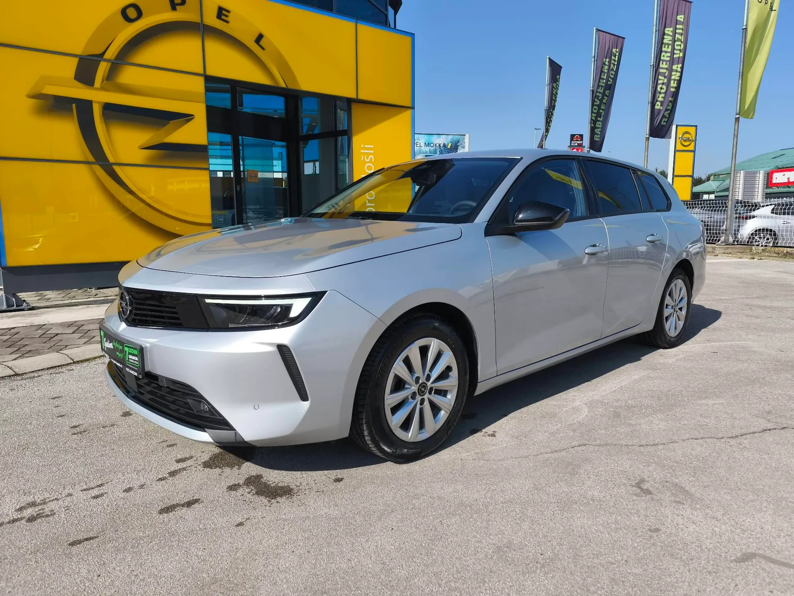Opel Astra 2024 – fotografija 1
