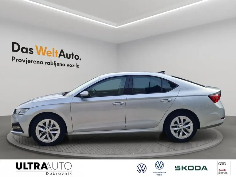 Škoda Octavia 2023: fotografija 2