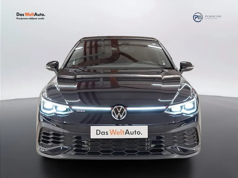 Volkswagen Golf 2023: fotografija 2