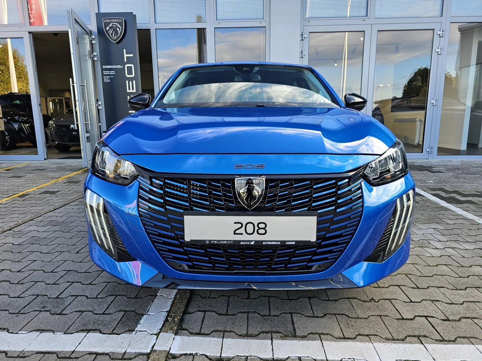 Peugeot 208 2024: fotografija 2
