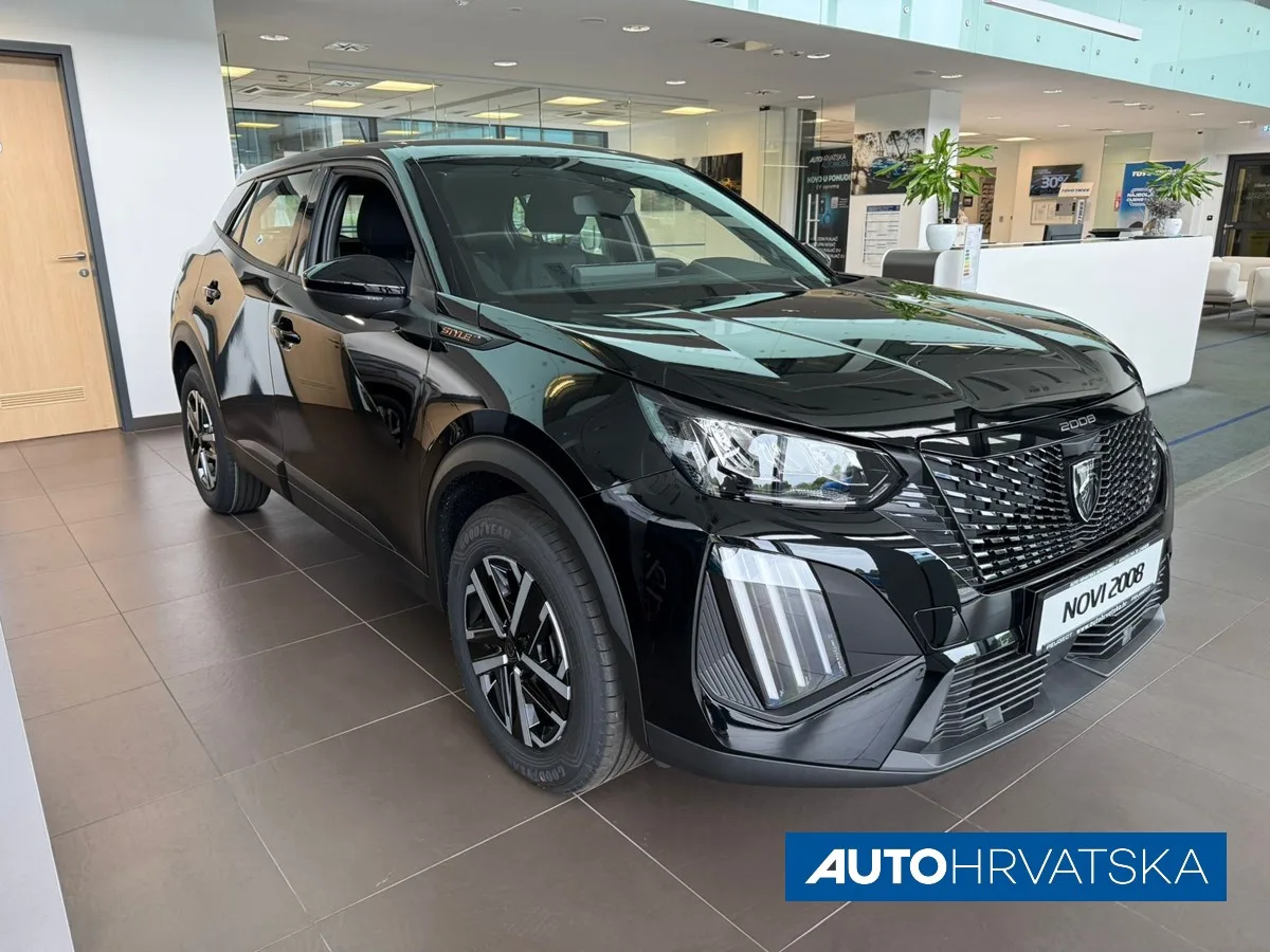 Peugeot 2008 2025: fotografija 1