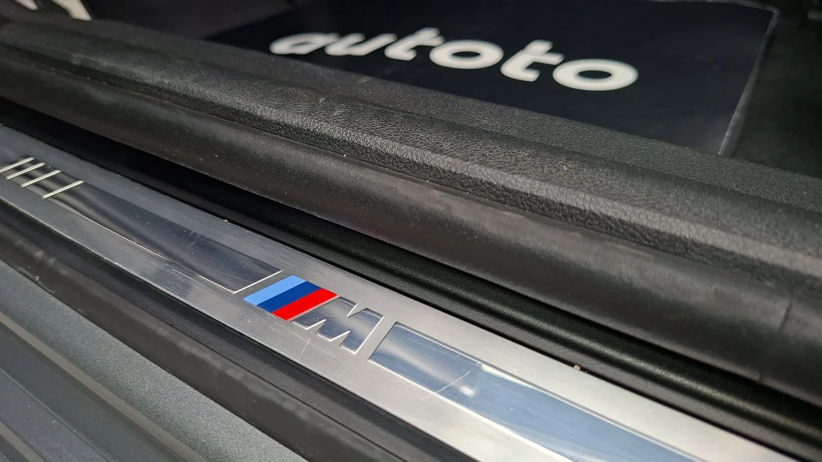 BMW Serija 3 2023 – fotografija 32