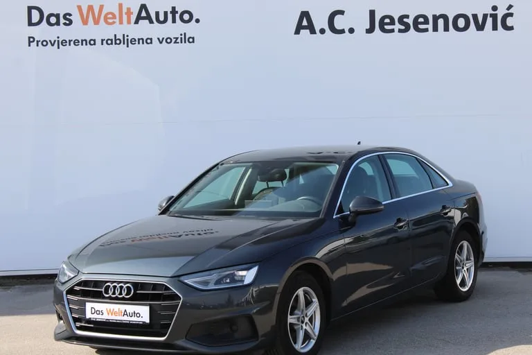 Audi A4 2022: fotografija 1