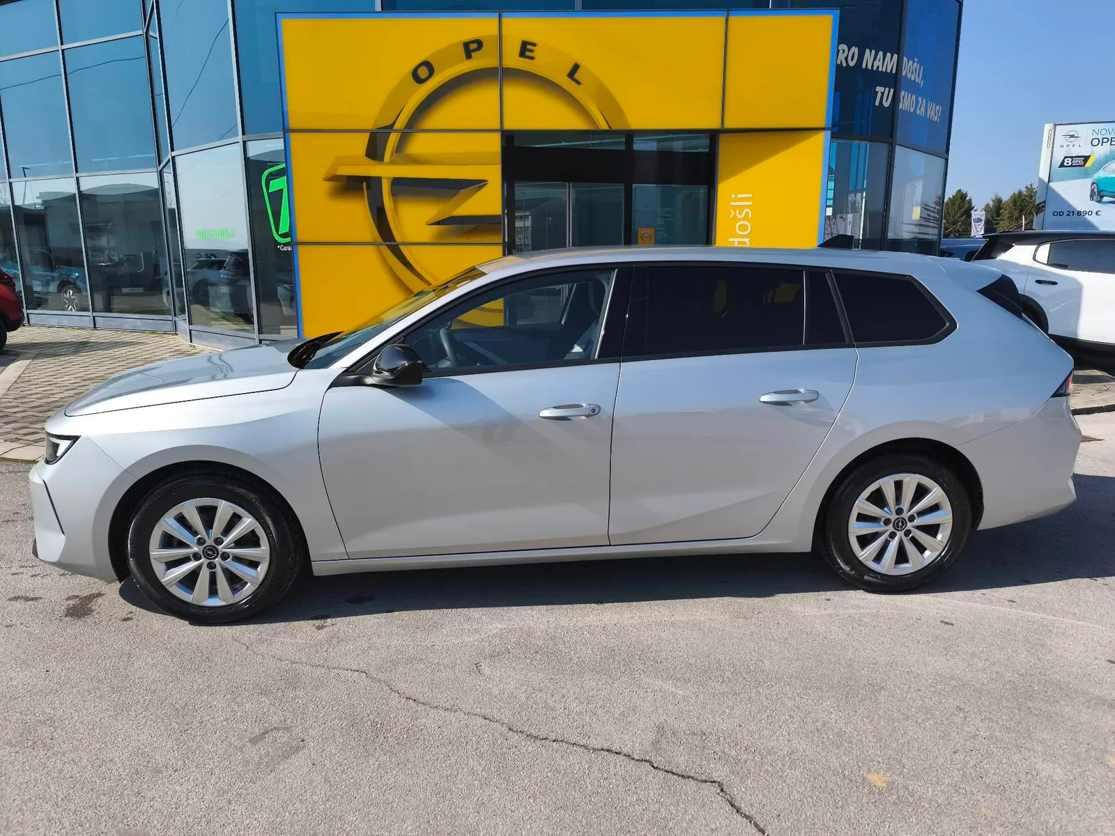 Opel Astra 2024 – fotografija 2