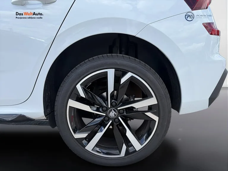 Škoda Kamiq 2025: fotografija 21