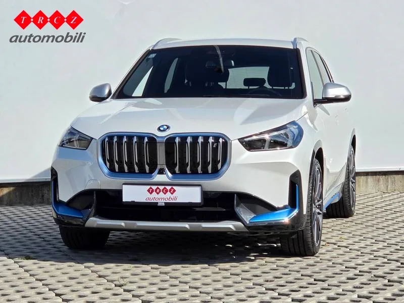 BMW Ix1 2023 – fotografija 2
