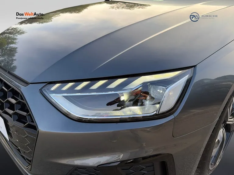 Audi A4 Avant 2023: fotografija 22