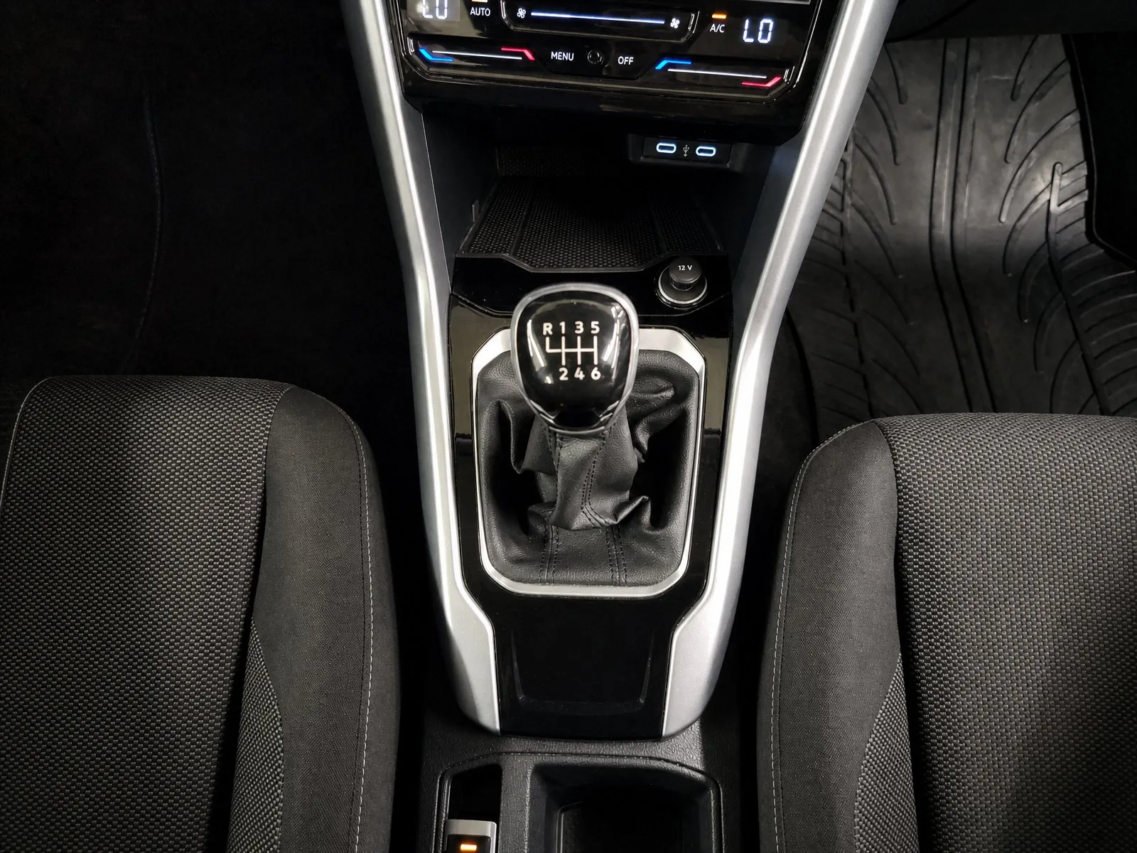 Volkswagen T-roc 2023 – fotografija 28