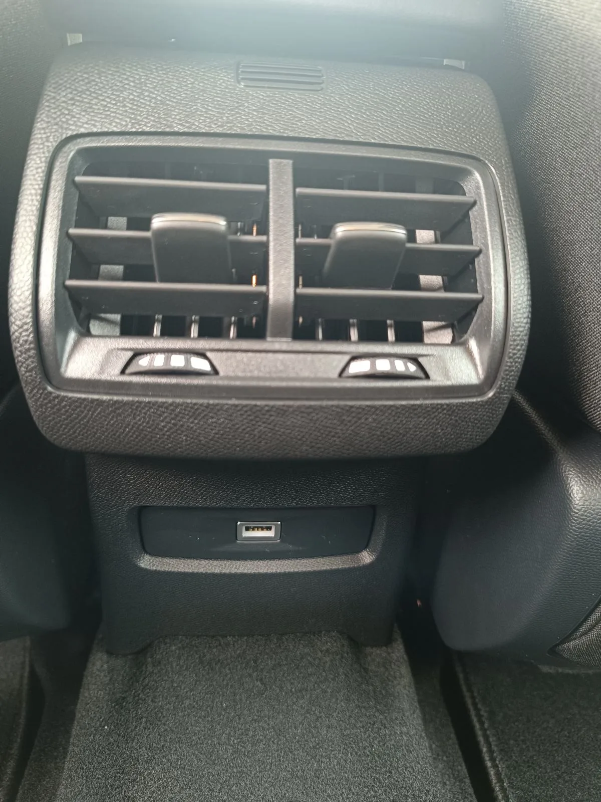 Citroen C4 2025: fotografija 28
