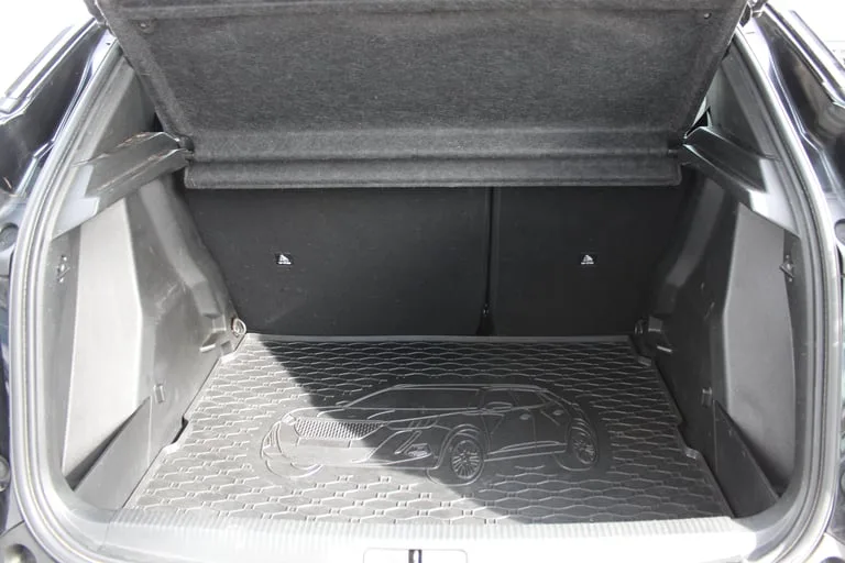 Peugeot 2008 2022: fotografija 16