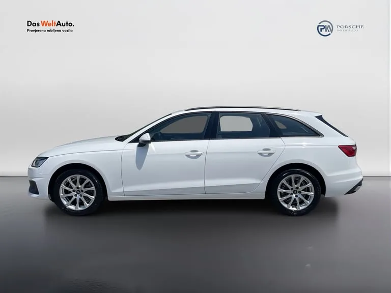 Audi A4 Avant 2023: fotografija 2