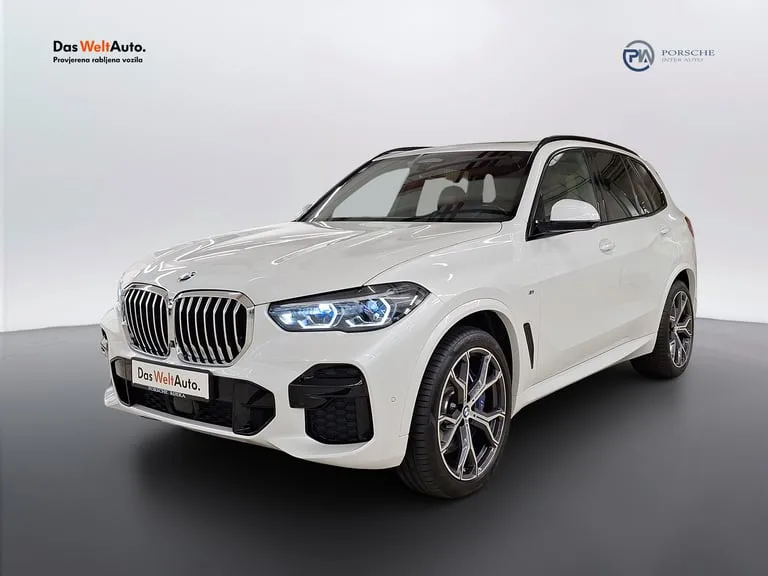 BMW X5 2022: fotografija 1