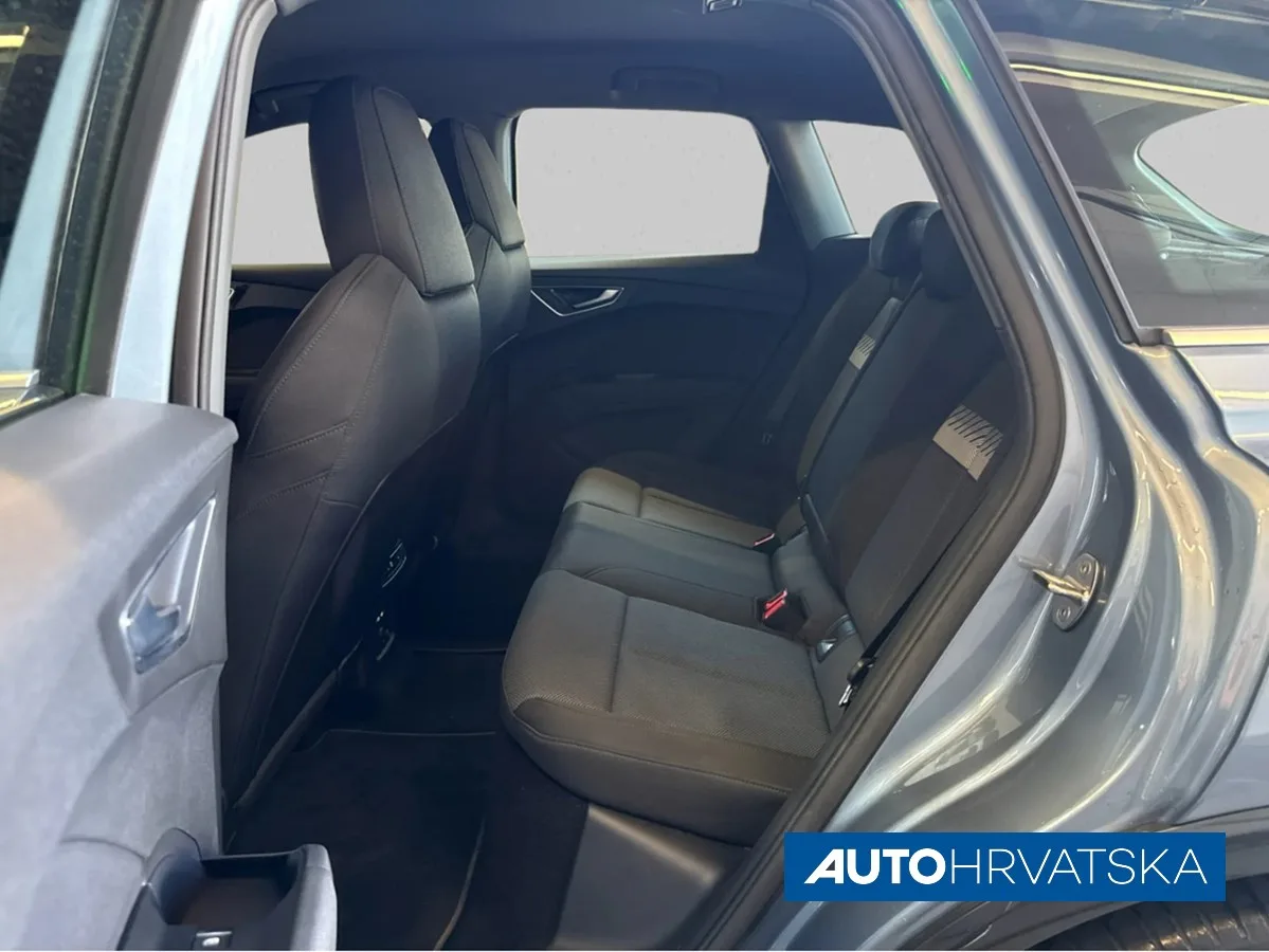 Audi Q4 2023 – fotografija 12