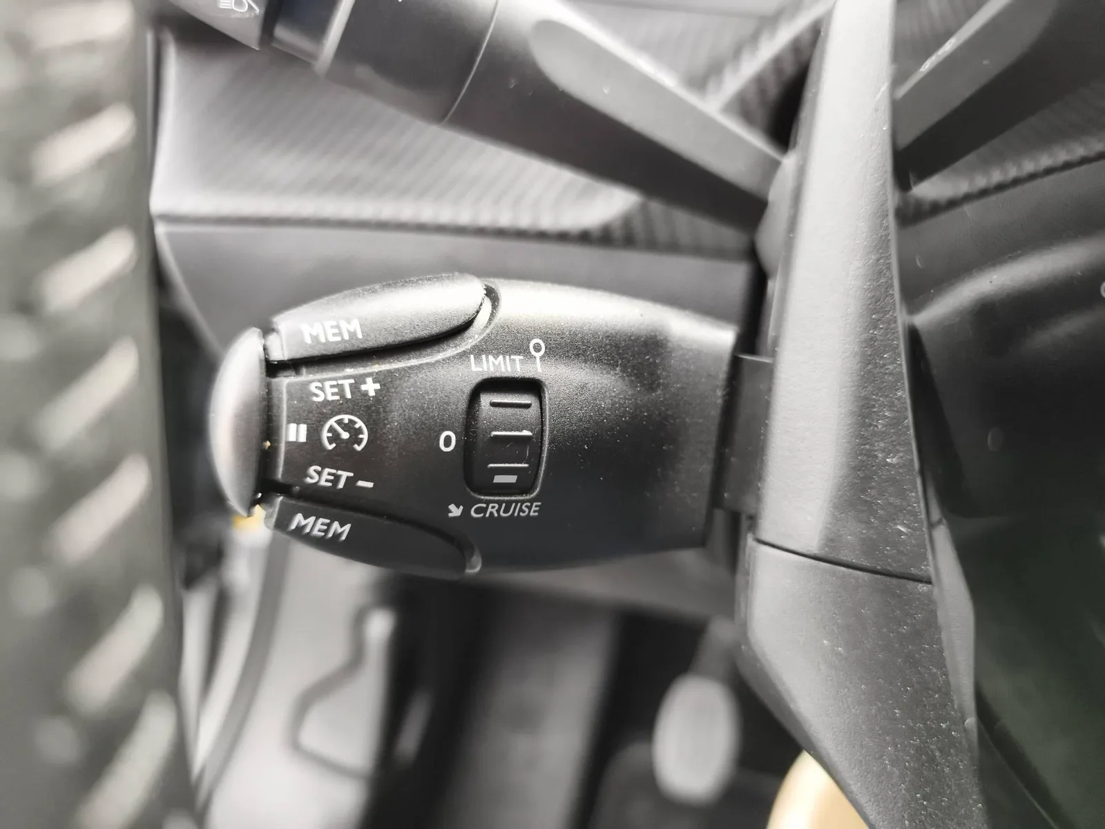 Peugeot 2008 2023 – fotografija 18