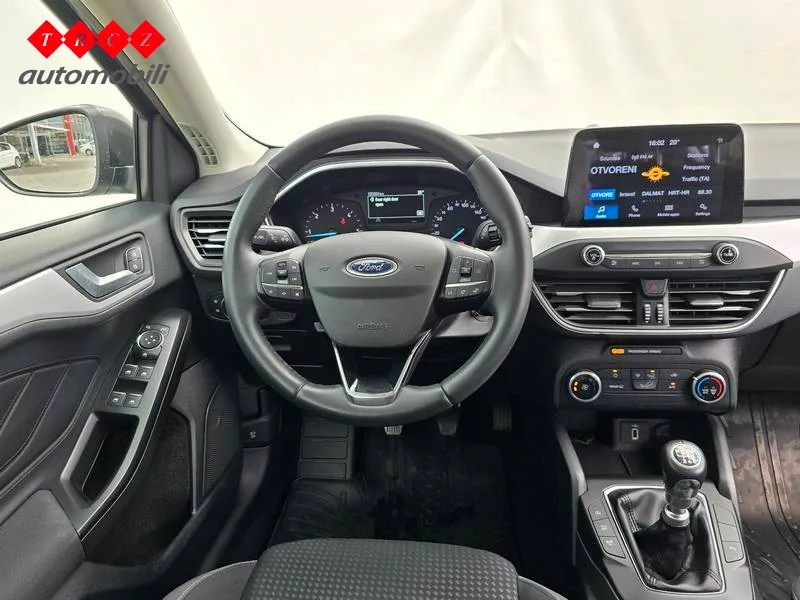 Ford Focus 2020: fotografija 9