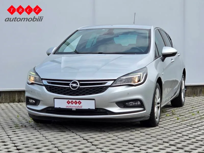 Opel Astra 2018: fotografija 2