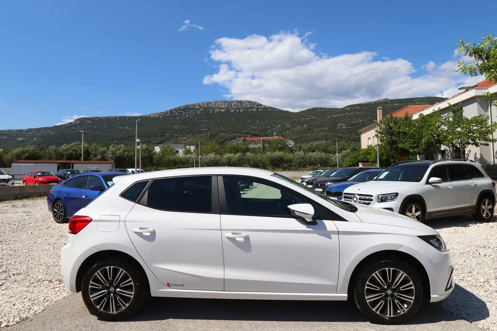Seat Ibiza 2023 – fotografija 2