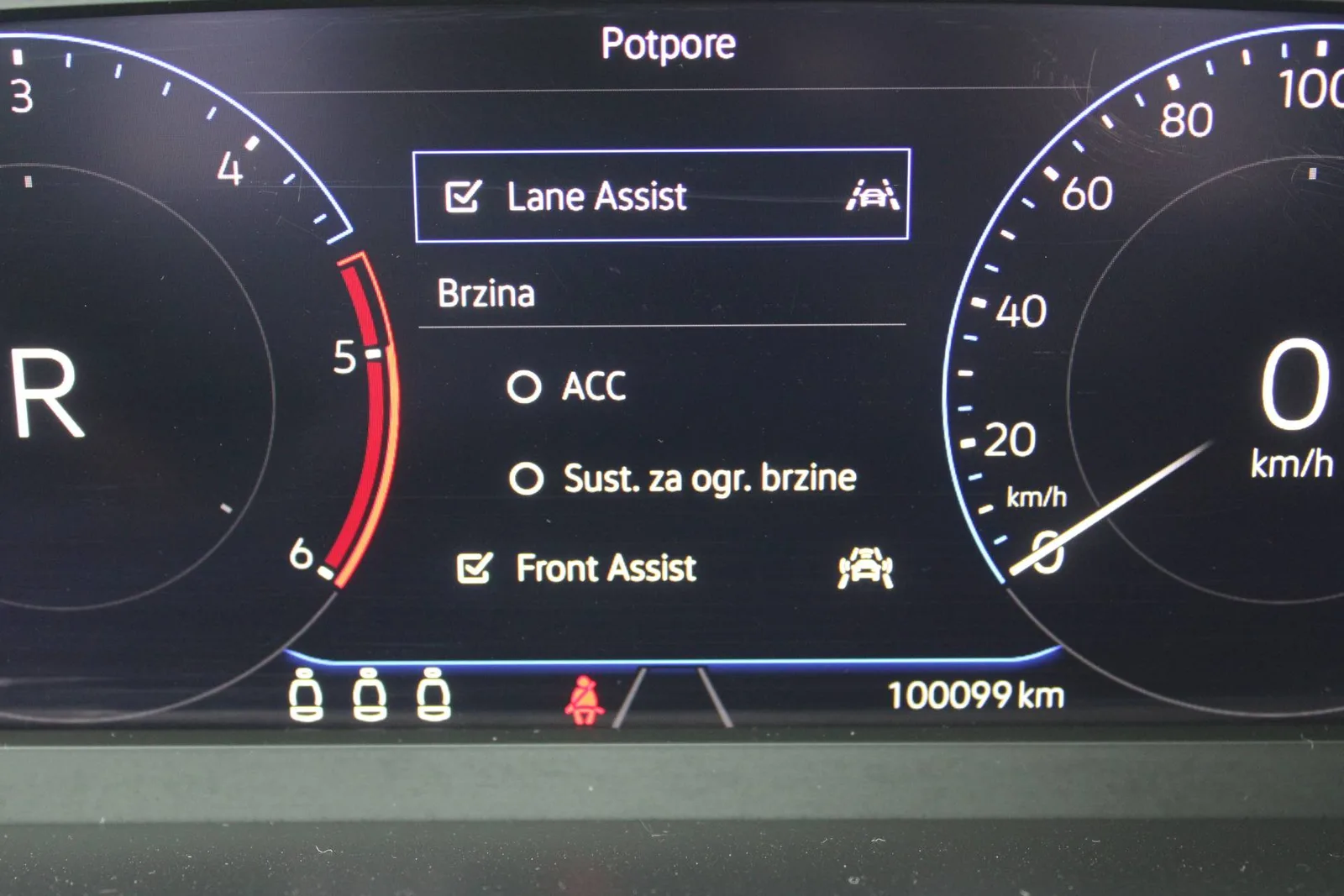 Volkswagen T-Roc 2023: fotografija 22