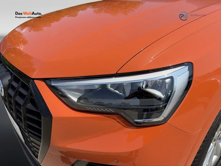 Audi Q3 2022: fotografija 22