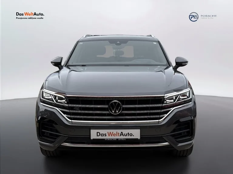 Volkswagen Touareg 2023: fotografija 2