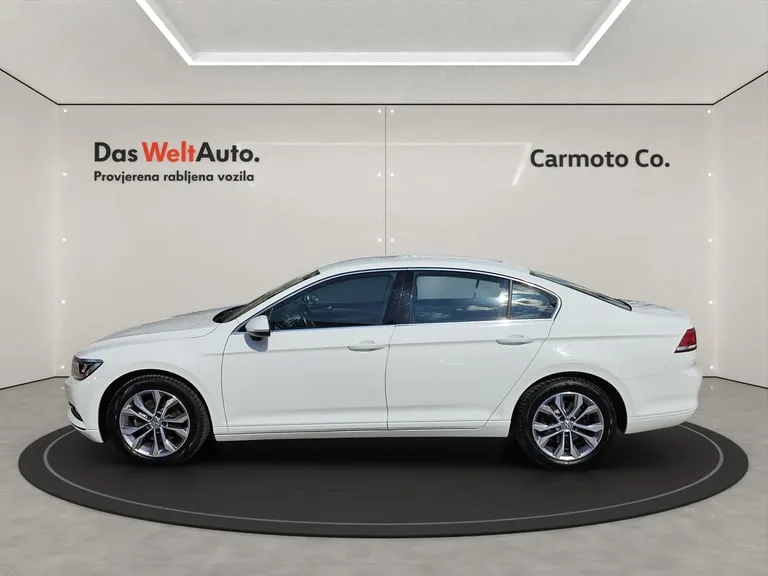 Volkswagen Passat B8 2019: fotografija 2
