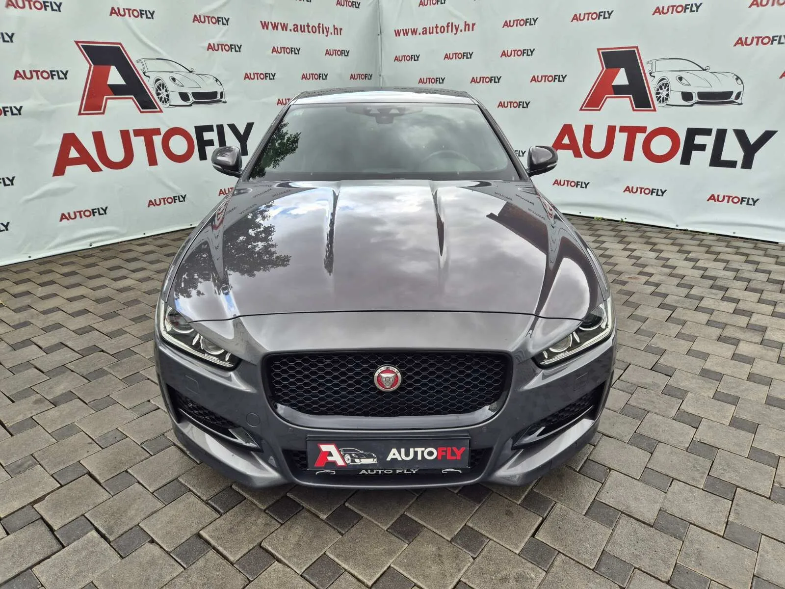 Jaguar Xe 2017 – fotografija 2