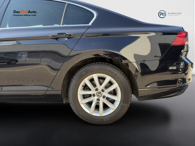 Volkswagen Passat B8 2021: fotografija 21